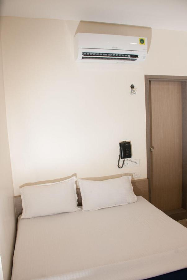 City Hotel Bombaj Zewnętrze zdjęcie